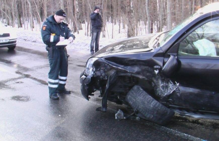 Lėbartų kelyje – "slidžios“ ir "girtos“ avarijos