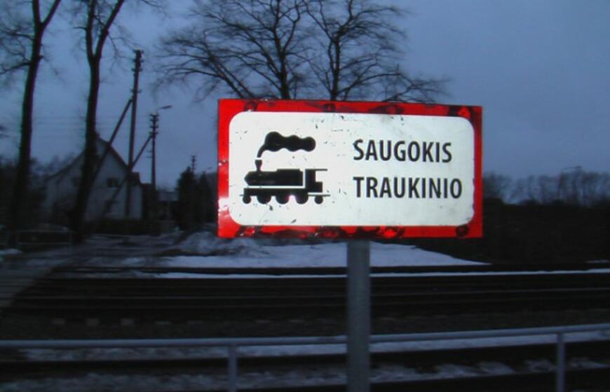 Traukinys Kretingoje pervažiavo du vyrus