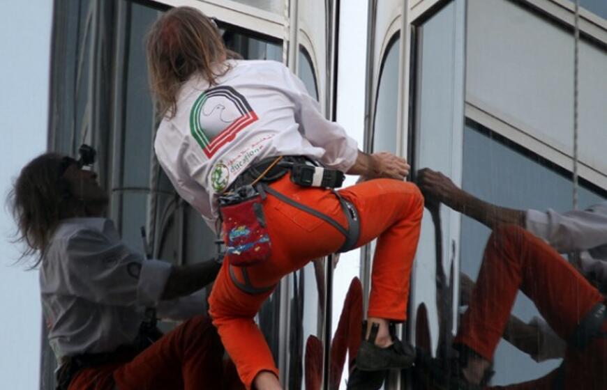 "Žmogus-voras" įkopė į aukščiausią pasaulio pastatą