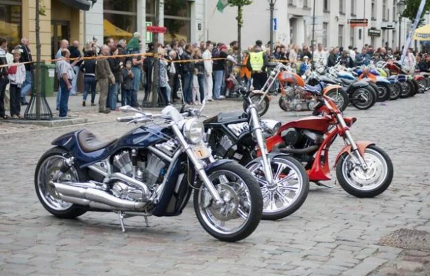 "Harley-Davidson" demonstracija Klaipėdos senamiestyje