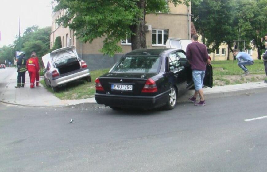 Automobilių susidūrimas Liepų gatvėje
