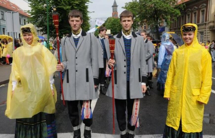 Chorų festivalio "Mes - Lietuvos vaikai 2011" eisena