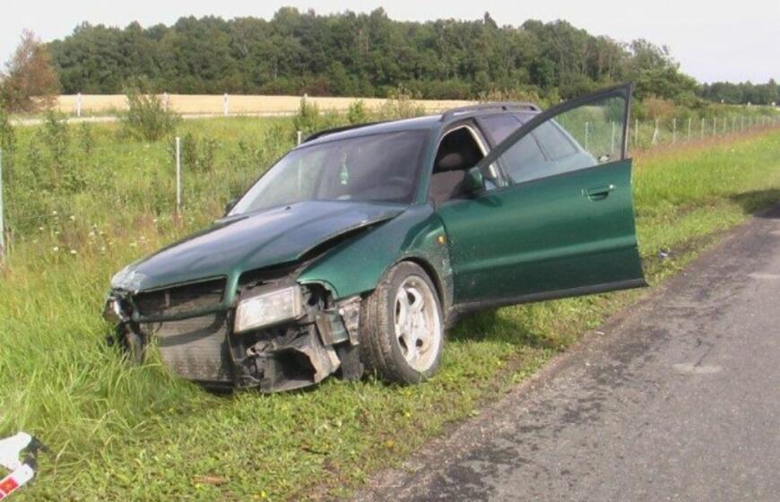 Automagistralėje į avariją pateko "Audi"