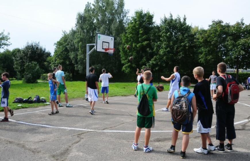 Klaipėdoje atnaujinta dar viena krepšinio aikštelė