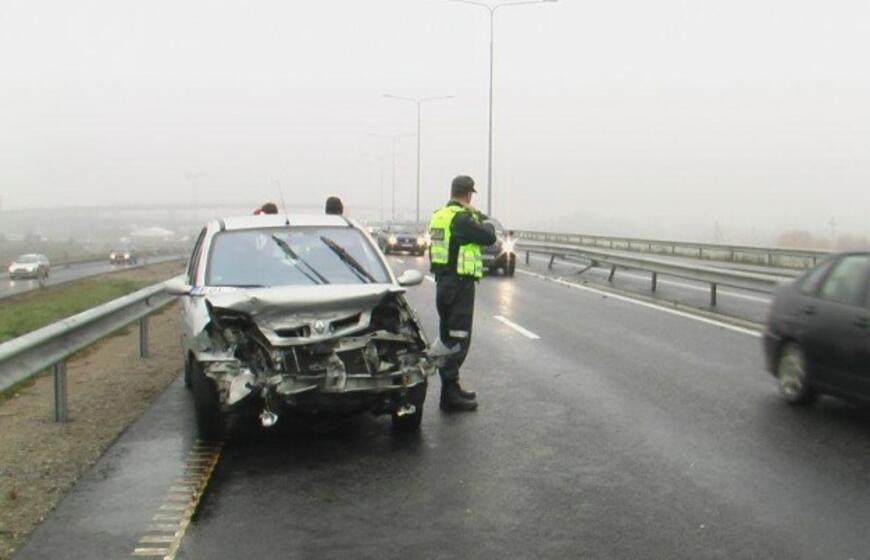 Ūkanotą šeštadienį dužo "Renault"