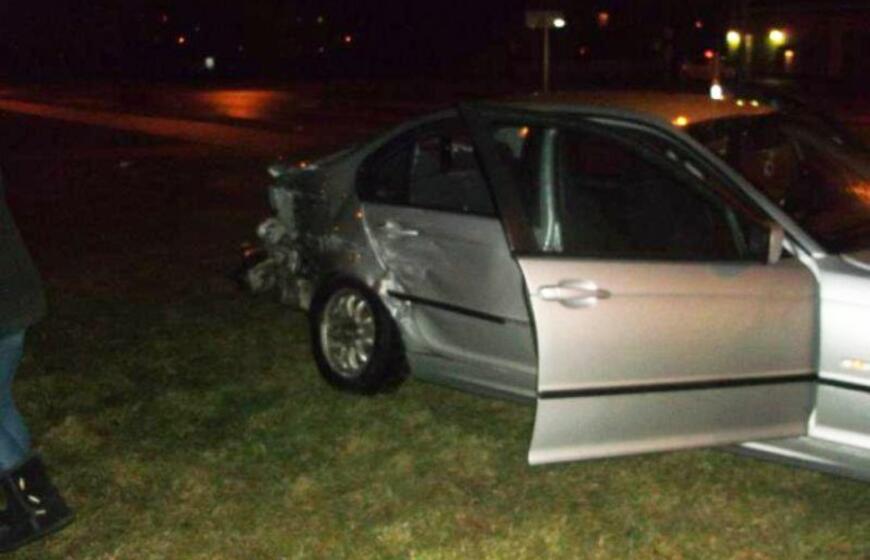 Vilkikas sankryžoje taranavo BMW