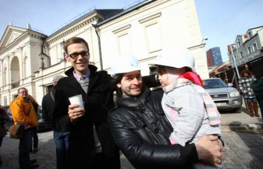 Teatro rūmus apžiūrėjo būrys klaipėdiečių