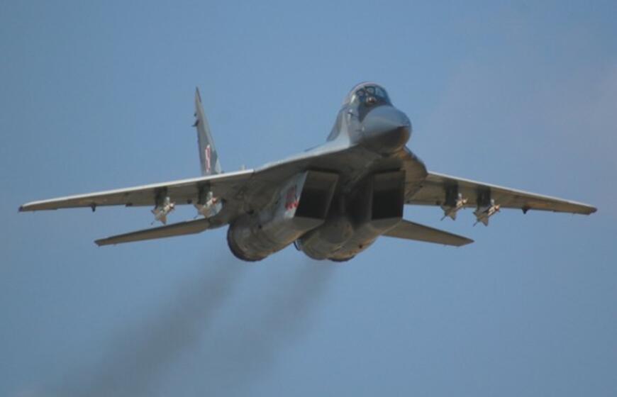 Šiauliuose nusileido pirmieji du Lenkijos karinių oro pajėgų naikintuvai