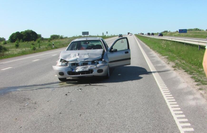 Plačiame Palangos kelyje - smūgis į užpakalį