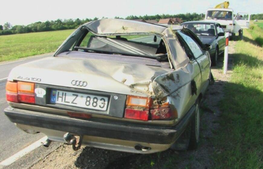 Vargana vairavimo patirtis nuvedė į griovį