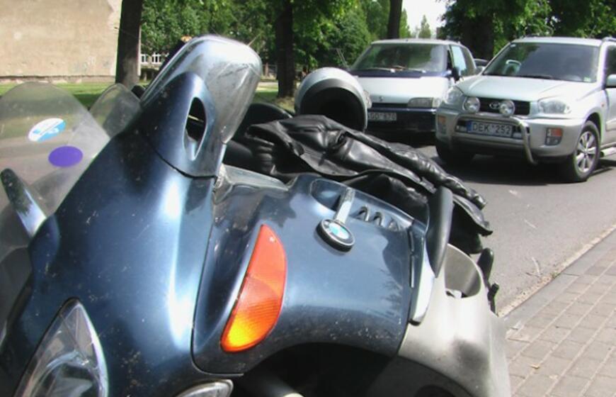 Vasaros pradžia pažymėta motociklo avarija