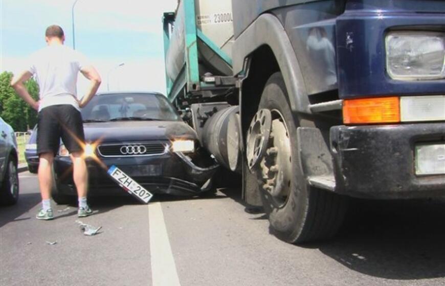 Neaiški avarija Šilutės plente užtvėrė eismą