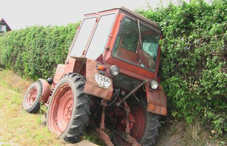 4,11 promilės: iš žvyrkelio į griovį