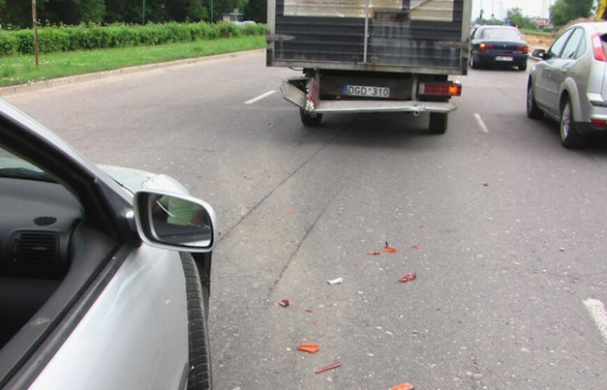 Avarijos tęsiasi: smulki avarija sukėlė didelius ginčus