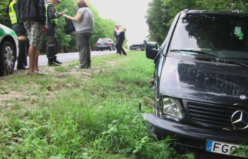 Paklydusios merginos iš Rusijos pateko į avariją