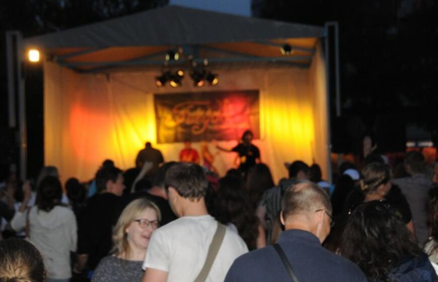 Salsą šokantys klaipėdiečiai nusimetė drovumo drabužius