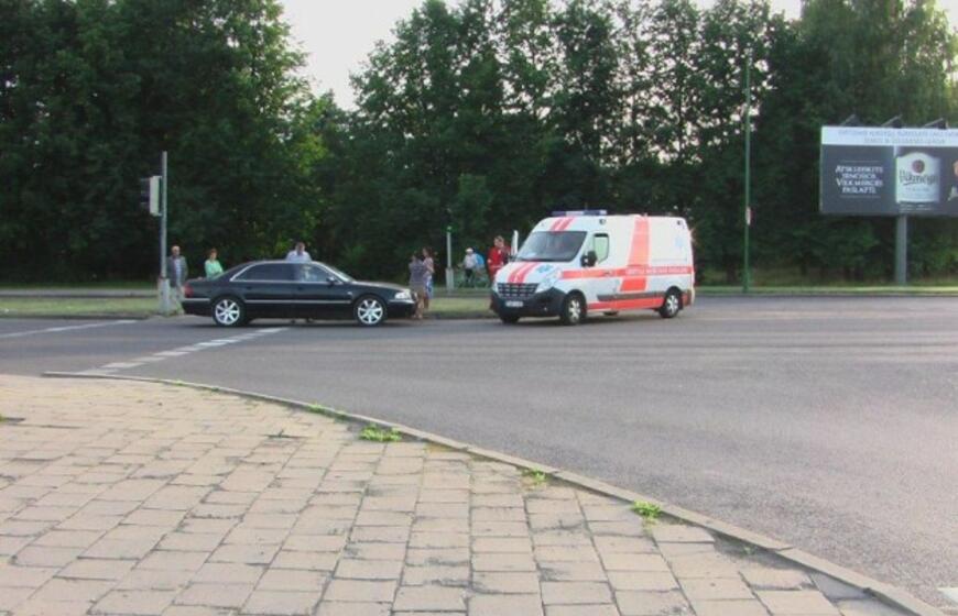 Minijos gatvėje partrenkta dviratininkė