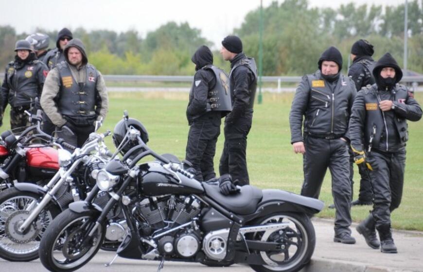 Unikaliame žaidime – per 300 plieninių žirgų