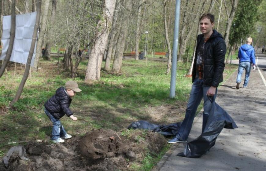 Klaipėdiečiai tvarkė savo miesto parką