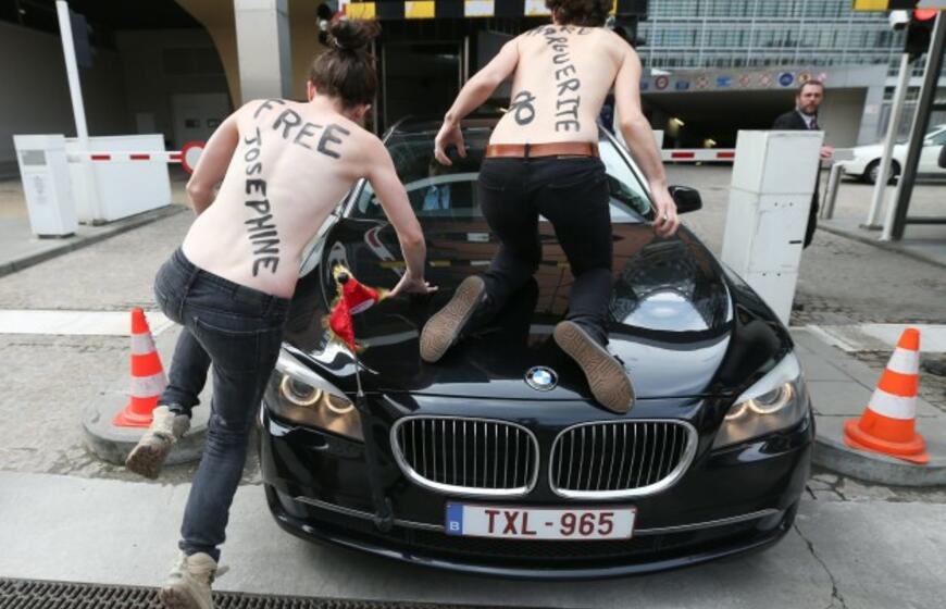 "Femen" aktyvisčių taikinys - Tuniso premjero kortežas Briuselyje