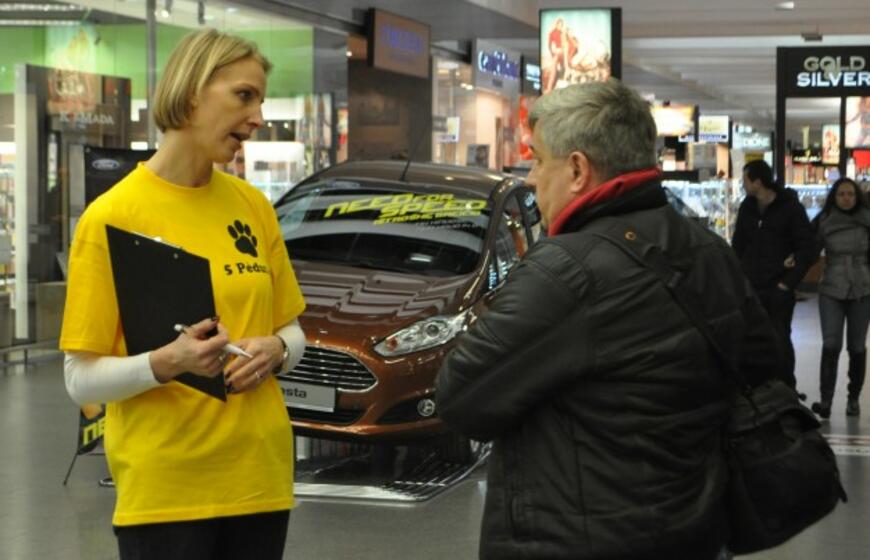 "5 Pėdučių" apklausa apie beglobius gyvūnus