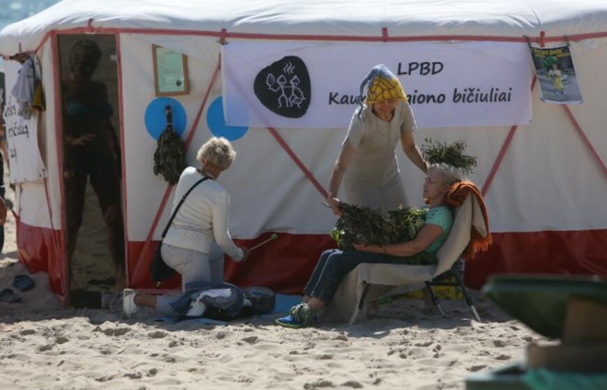 Palangos pajūrį kaitino pirtininkų varžytuvės