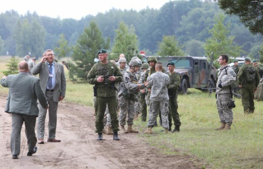 Pratybos kariniame poligone