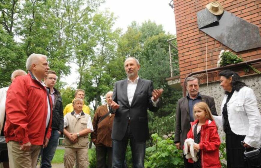 Atidengta memorialinė lenta Petrui Lapei