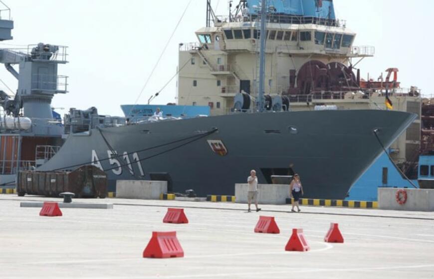 NATO laivai neliko be lankytojų ir per karščius