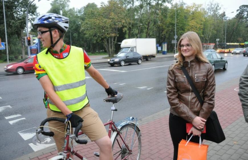 Greičiausieji Klaipėdoje - autobusas ir dviratis