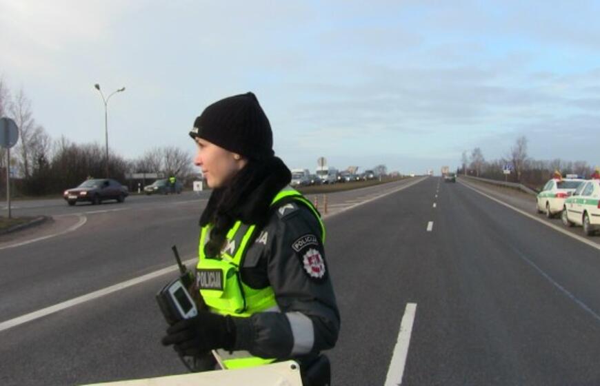 Girti vairuoja ir Kovo 11-ąją