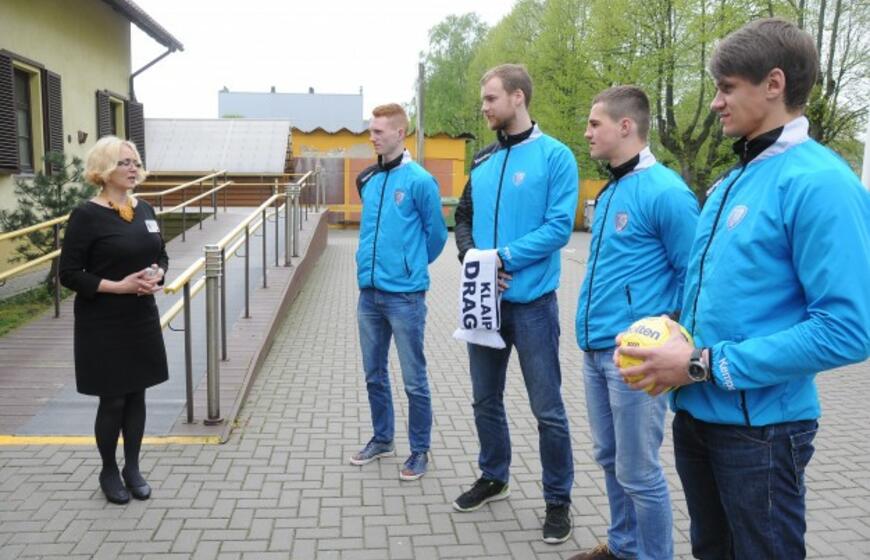 Neįgaliesiems ir vaikų namų auklėtiniams - "Dragūno" dovana