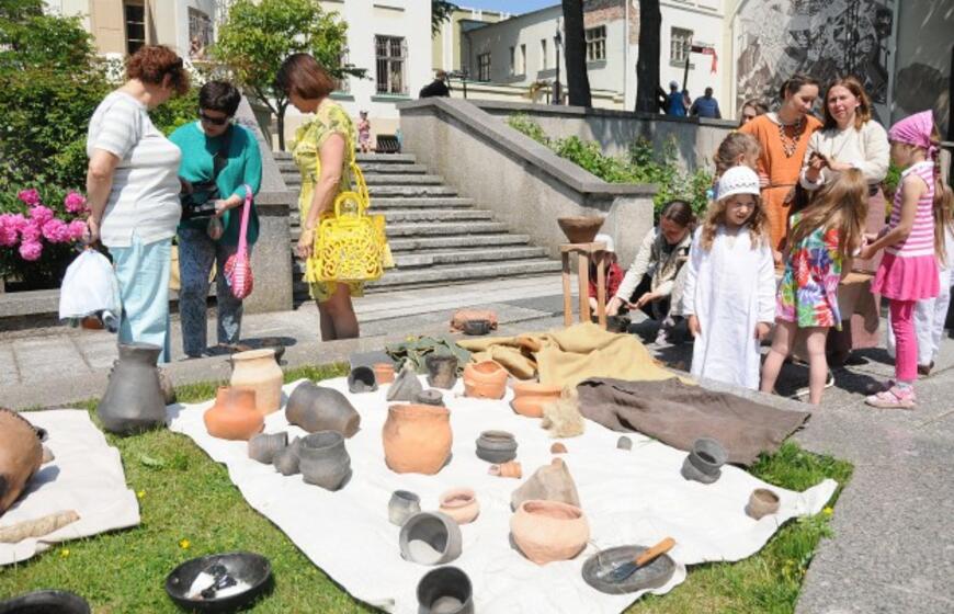 Muziejaus kiemelyje atgimė senieji amatai