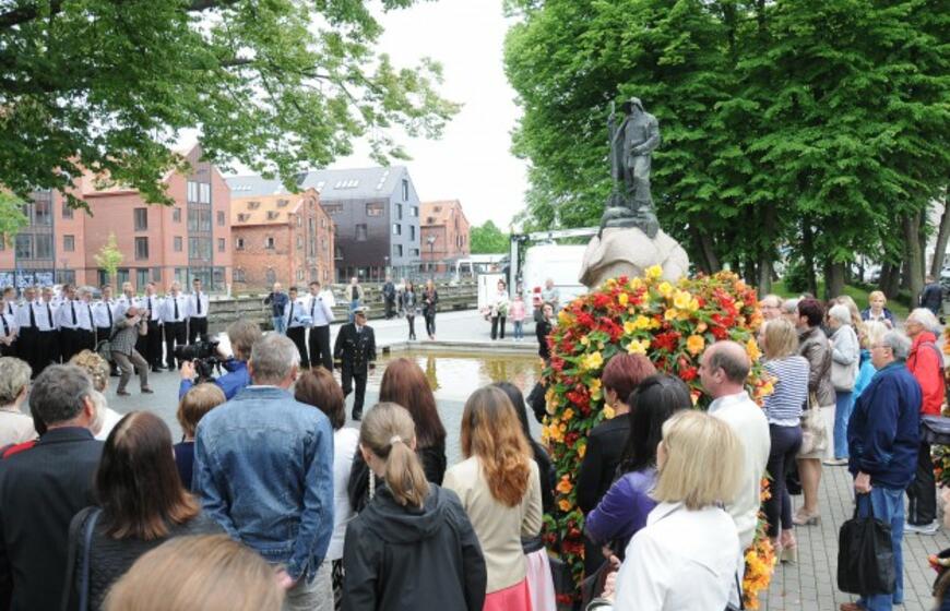 Jūreivystės mokykloje įteikti diplomai