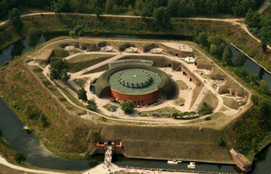 Jūrų muziejus pro rakto skylutę