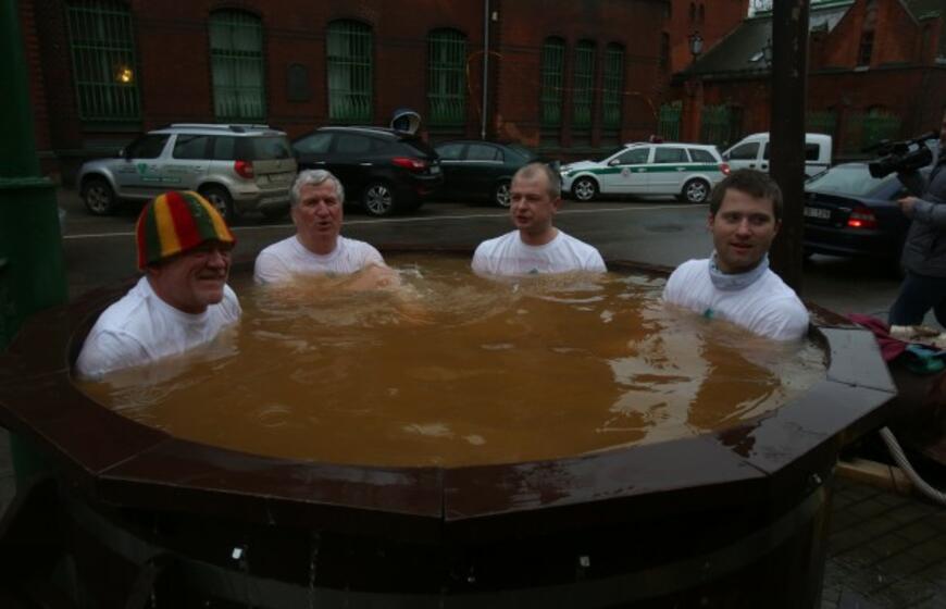 Miesto valdžios atstovai - geoterminio vandens kubile