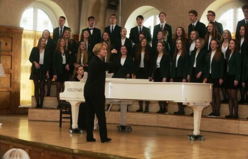 Klaipėdiečių "Atžalynui" - "Aukso paukštė"