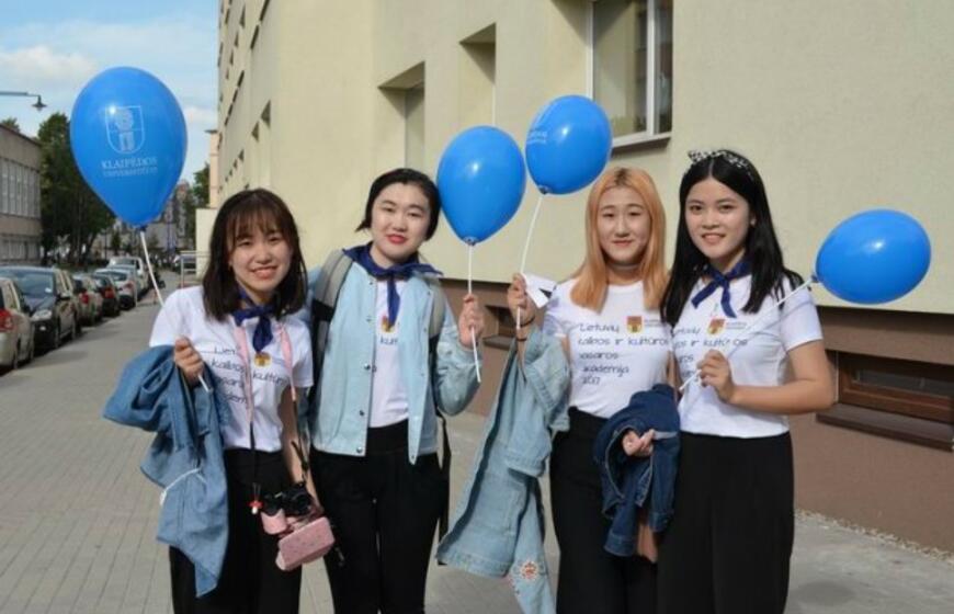 Pusšimtis užsieniečių mokėsi lietuvių kalbos
