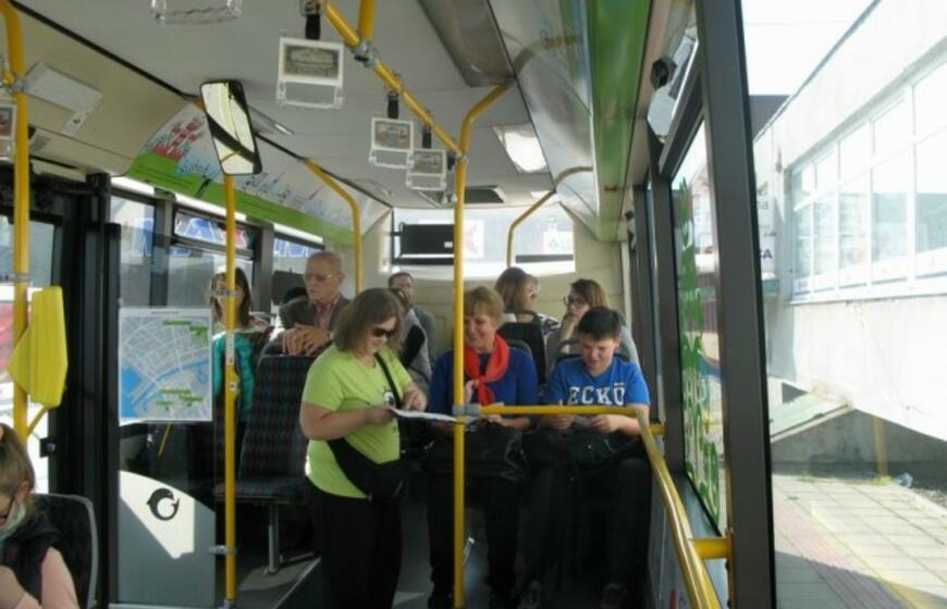 Ir susirinko klaipėdiečiai ant Žardės piliakalnio...