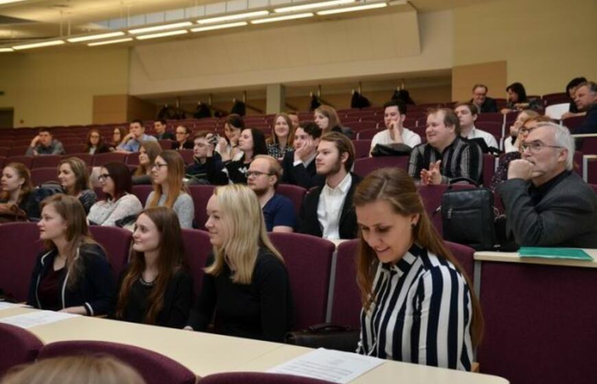 Klaipėdos universitete išdalintos jubiliejinės auksinės burės