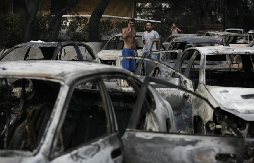 Graikija: miško gaisrai prie Atėnų sunaikino daugiau kaip 500 namų ir 200 automobilių