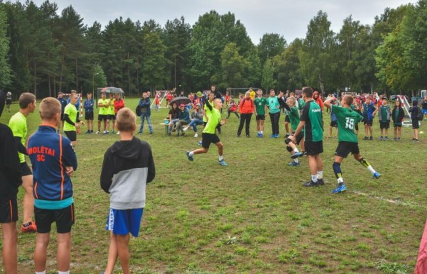 Gatvės rankinio turnyro dalyviams – išbandymas lietumi