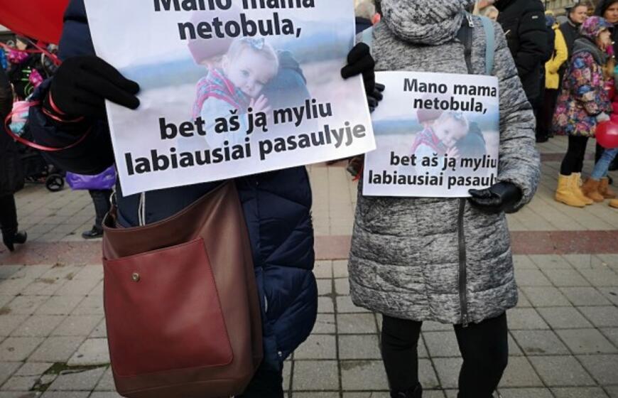 Mitingas prieš vaikų atiminėjimą