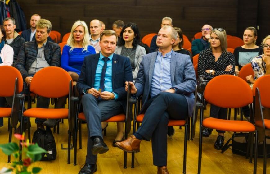 Penki nepatogūs klausimai Simonui Gentvilui