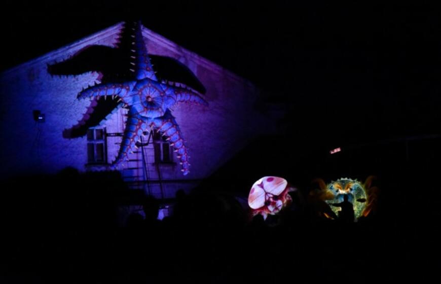 „Plasticiens Volants“ spektaklis "Perlas"Klaipėdos piliavietėje