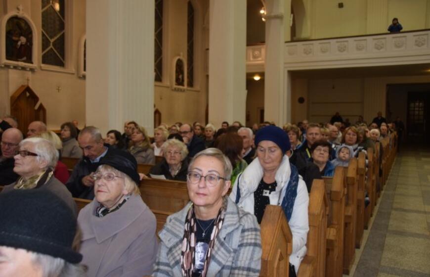 Choro pasirodymas Jonų bažnyčios atstatymui