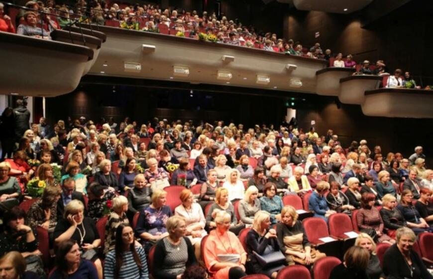 Metų mokytojo apdovanojimai