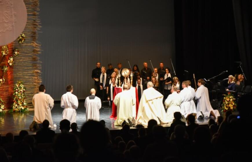 Klaipėdos tikintieji švenčia Atsinaujinimo dieną