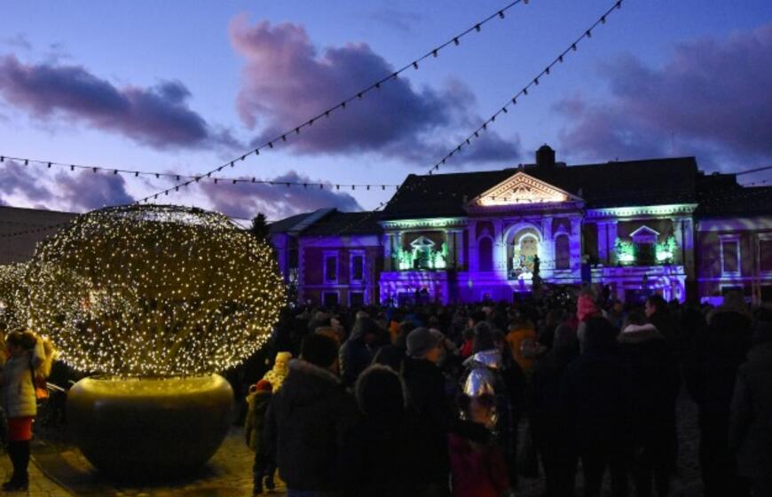 Įžiebta Klaipėdos kalėdinė eglė