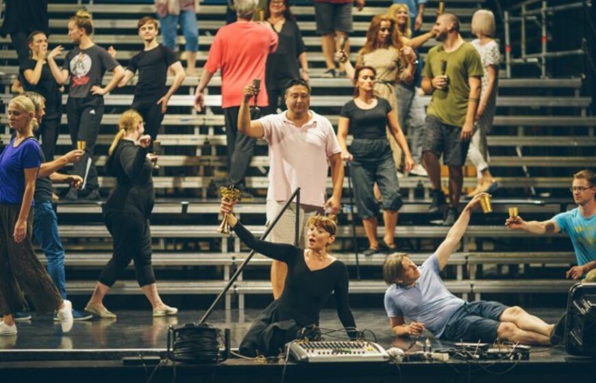 Operetėje „Orfėjas pragare“ laiptai sujungs žemę ir dangų